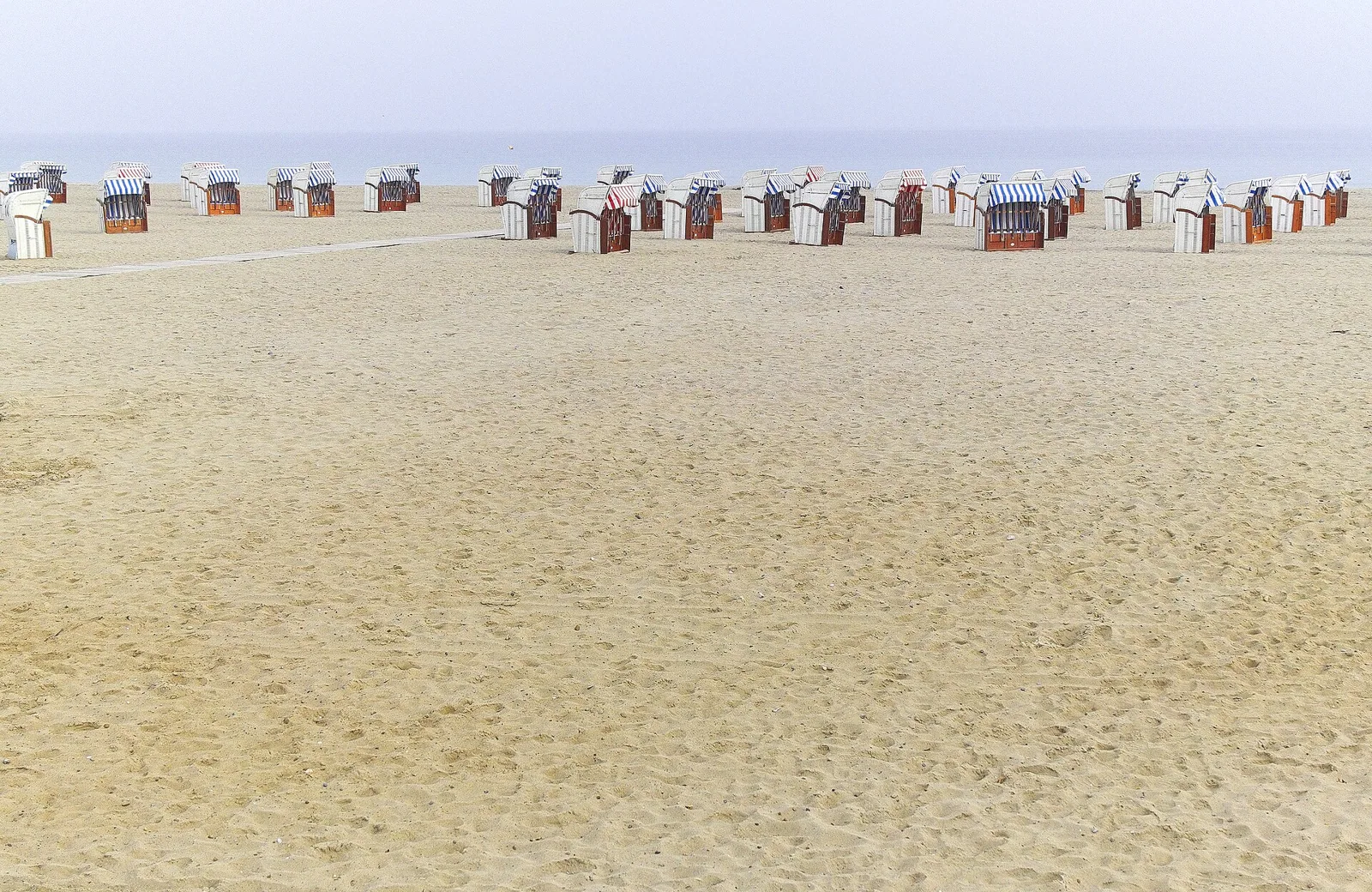 Travemünde Strand Ostsee – Bild zum Beitrag nicht-verpassen-jede-menge-spass-in-travemuende