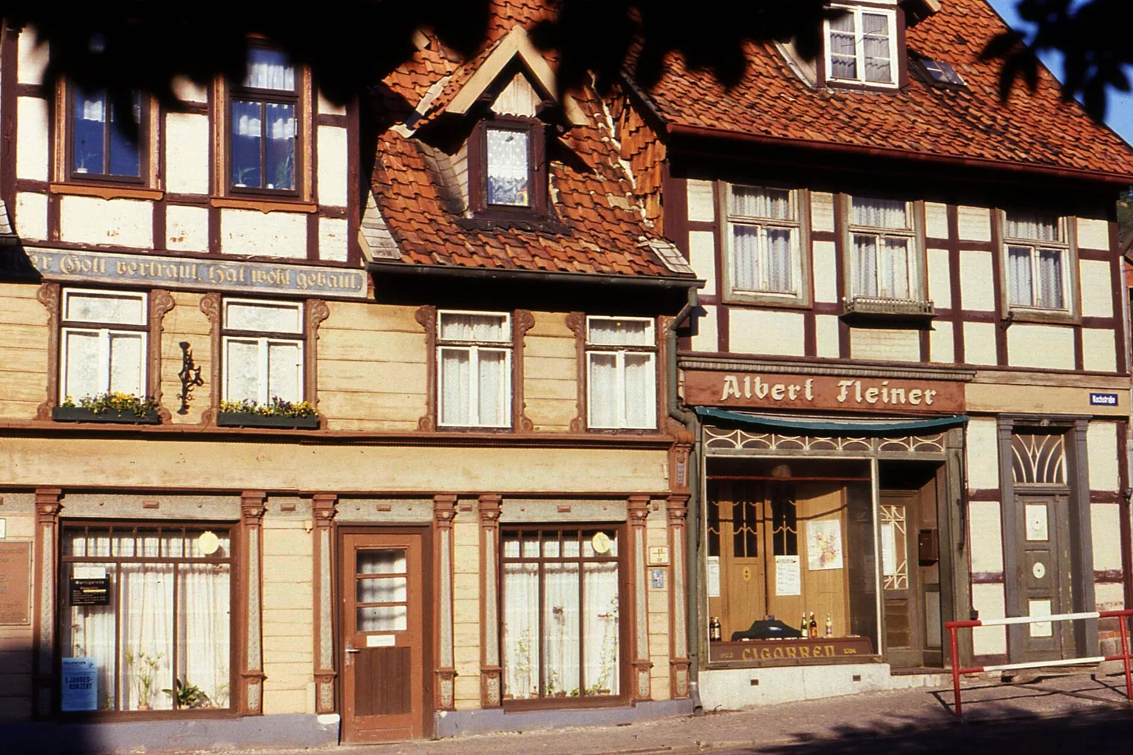 Schaufenster Geschäft – Bild zum Beitrag Der Donnerstag gehört wieder den Geschäften!