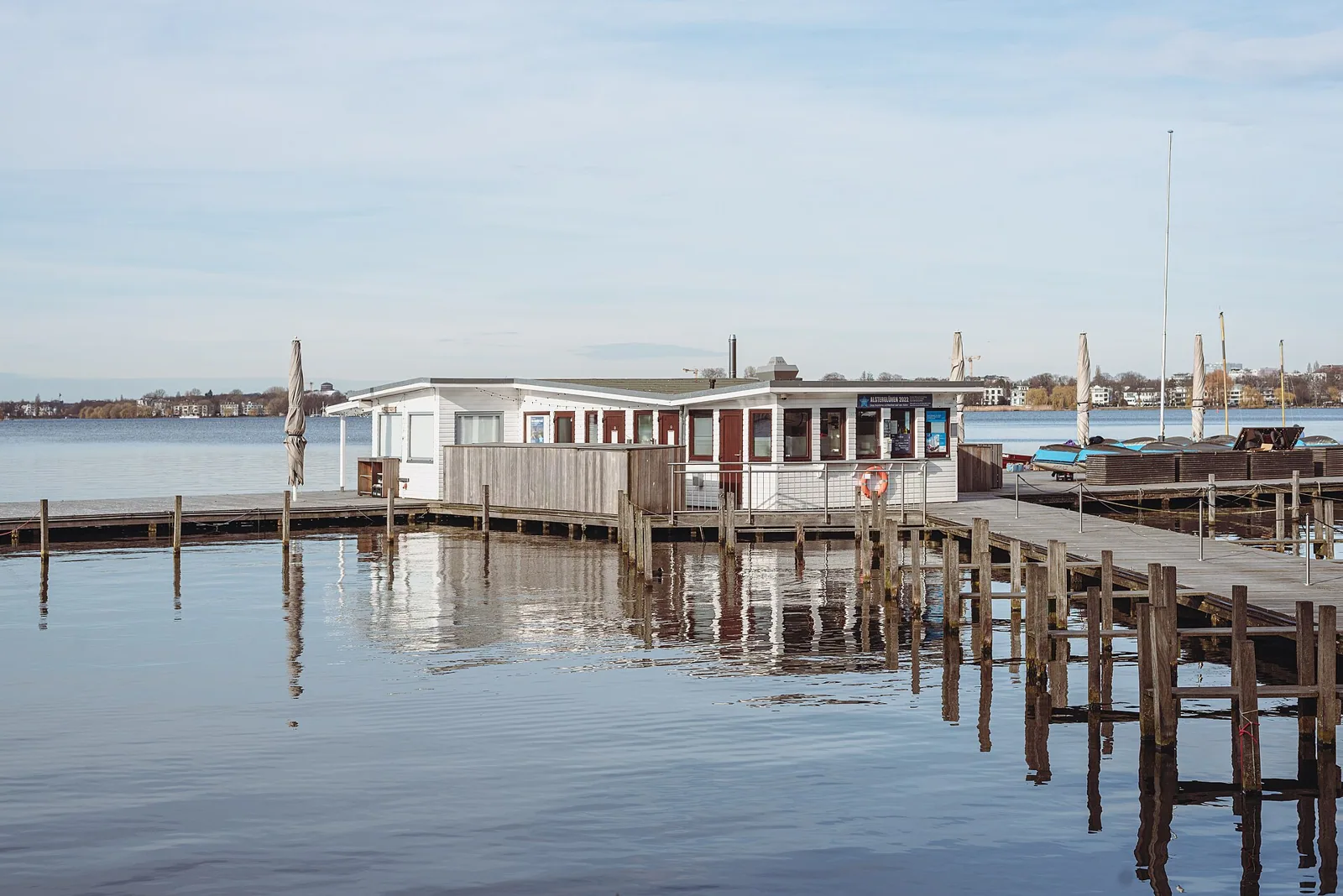 Hamburg Alster – Bild zum Beitrag Die Sonne kommt zurück! We Love Hamburg