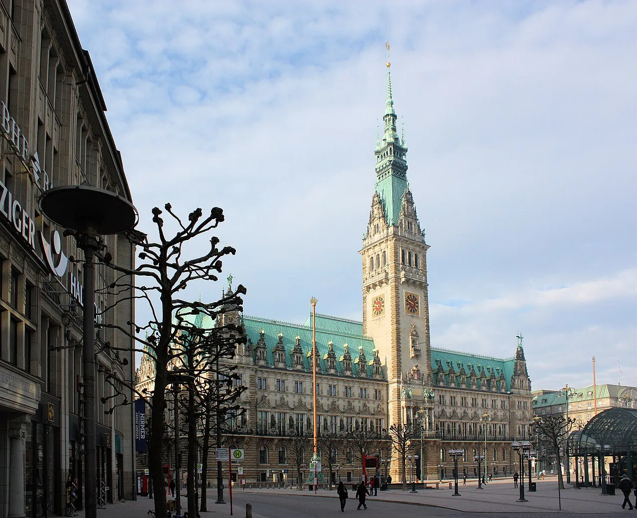 ETAPPENZIEL AM RATHAUSMARKT