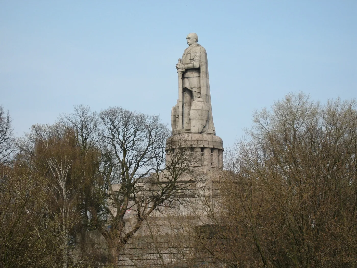 Detailansicht des Bismarck-Denkmals in Hamburg
