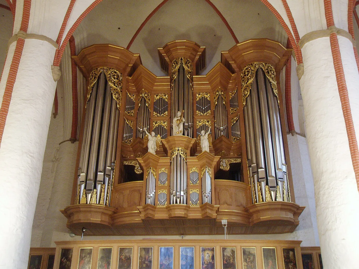 Arp-Schnitger-Orgel in der Hauptkirche Sankt Jacobi mit barockem Prospekt