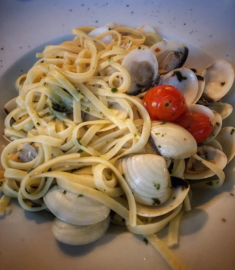 Linguine mit Venusmuscheln und Cherrytomaten