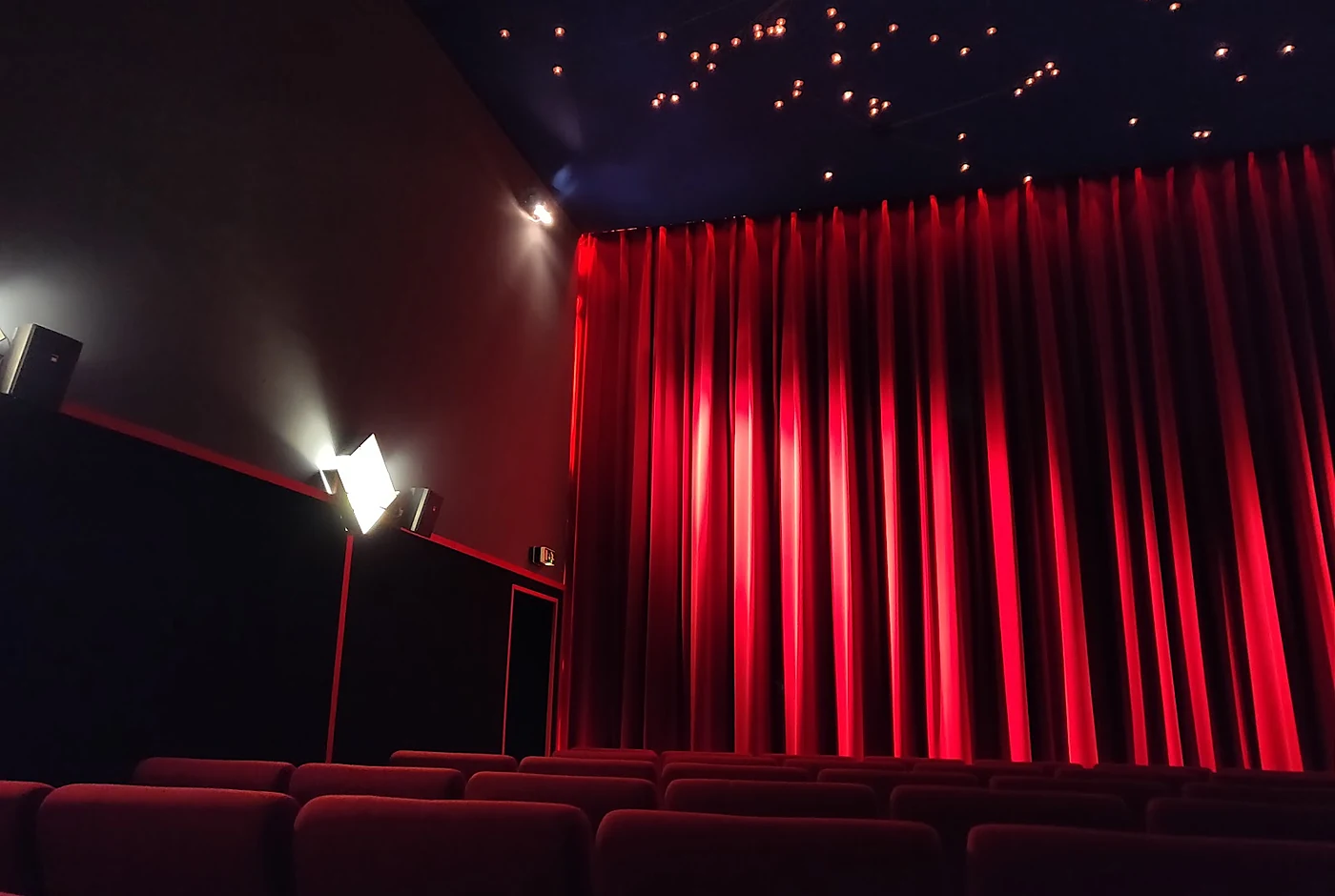place-3001-kino.webp
