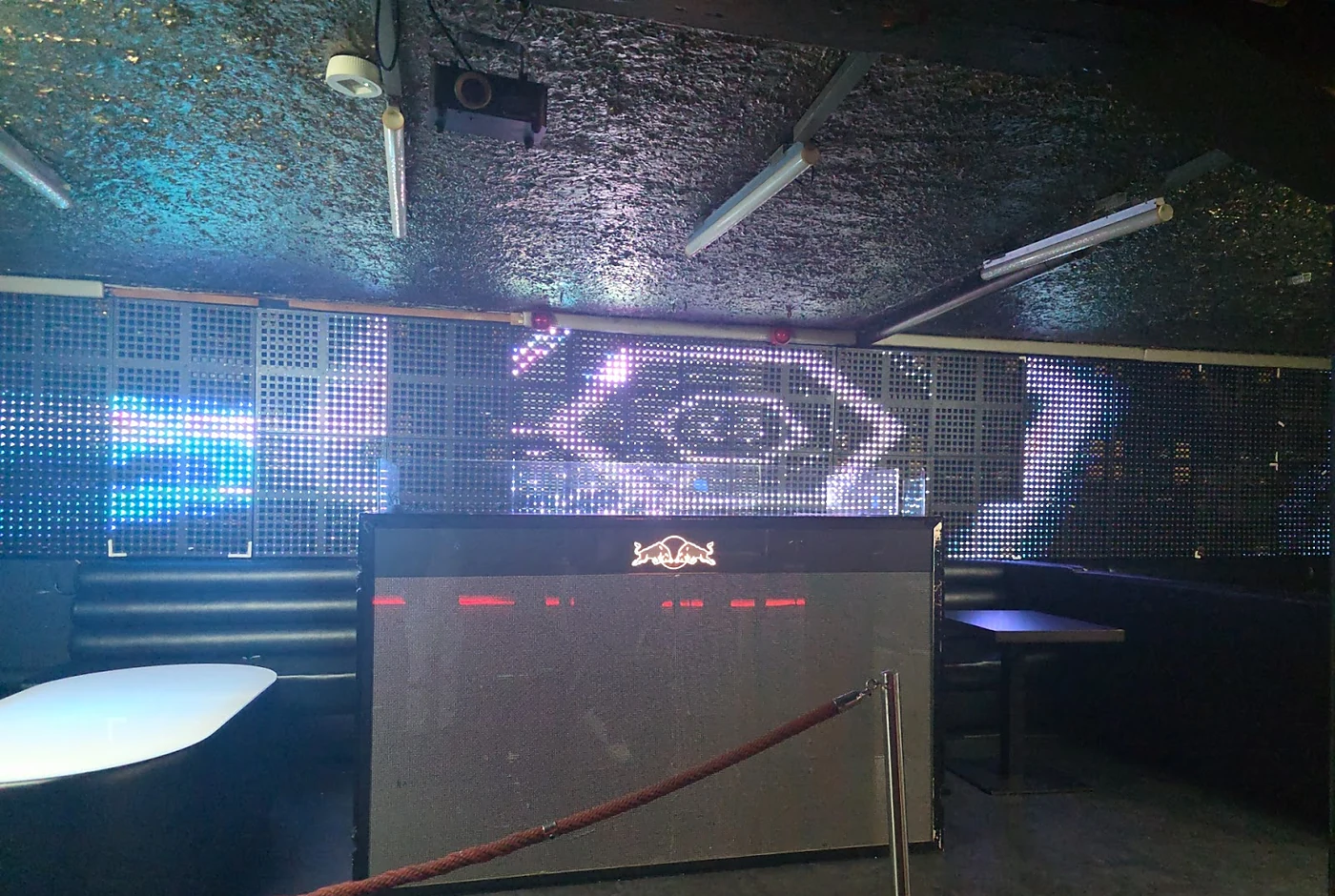 place-cave-club-und-lounge.webp