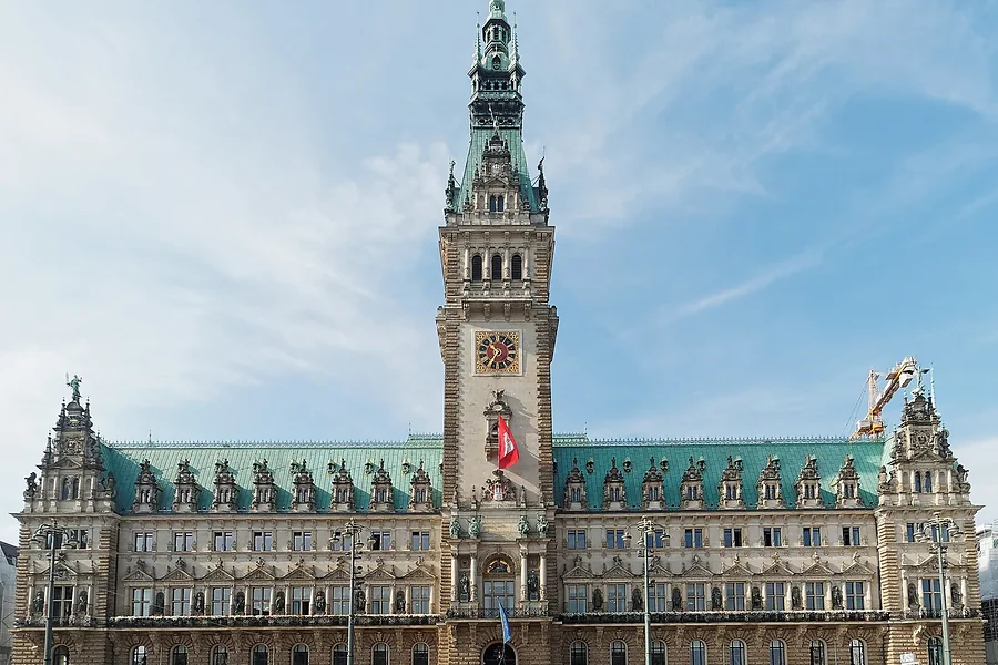 place-hamburger-rathaus.webp