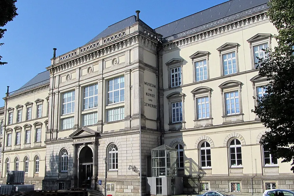 place-museum-fur-kunst-und-gewerbe.webp