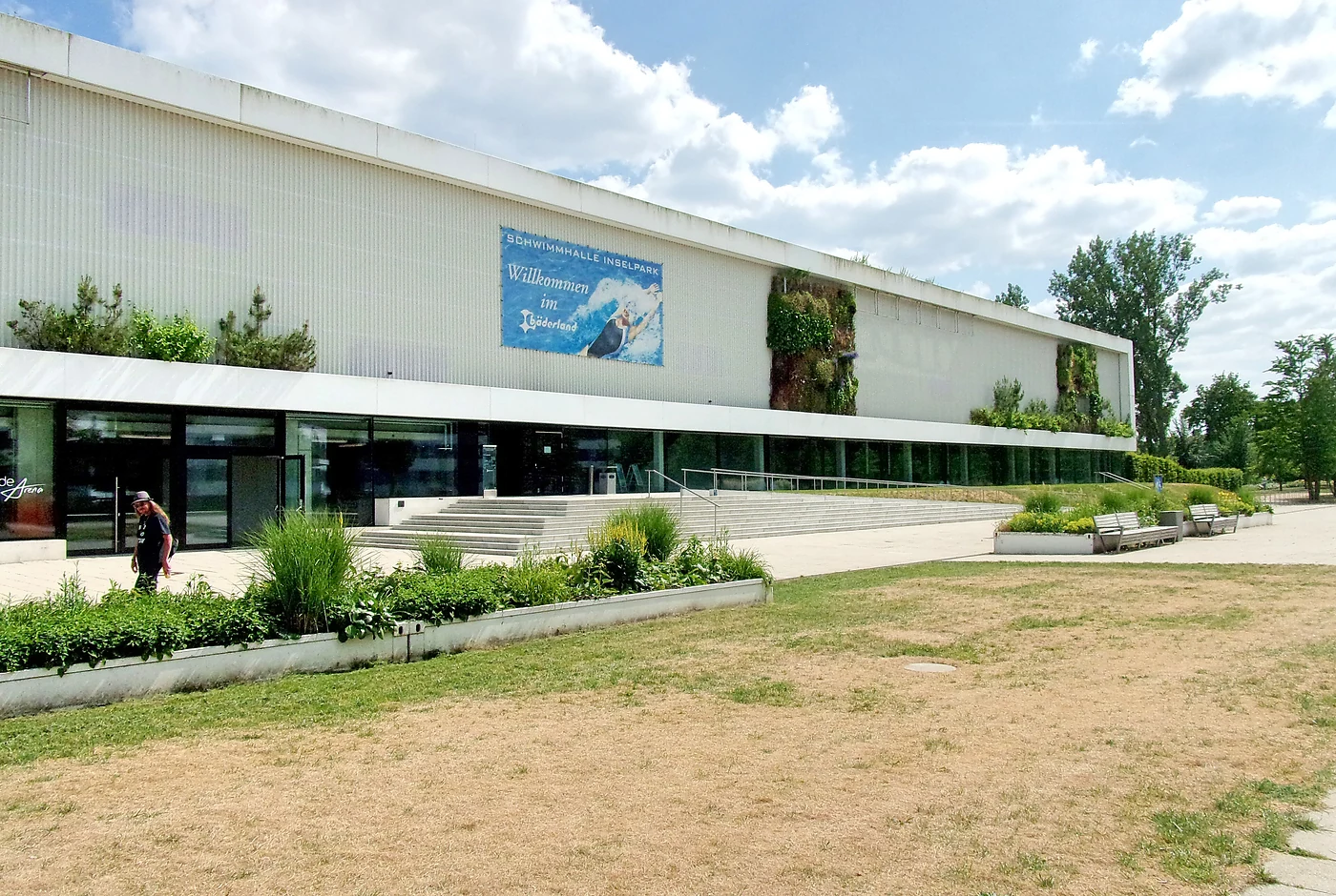 place-schwimmhalle-inselpark.webp