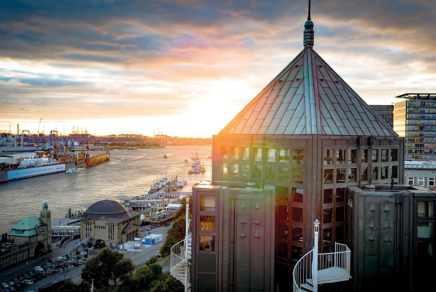 place-tower-bar.webp