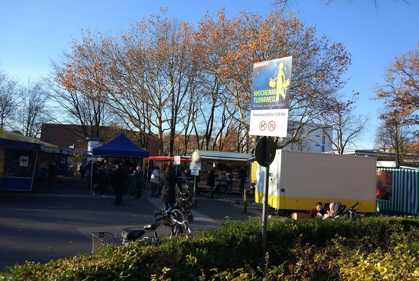 Nr. 5: Weekly market at “Turmweg” (in the district of “Harvestehude”)