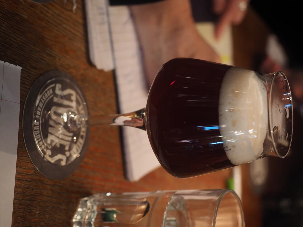 Frisch gezapftes Bier im Glas