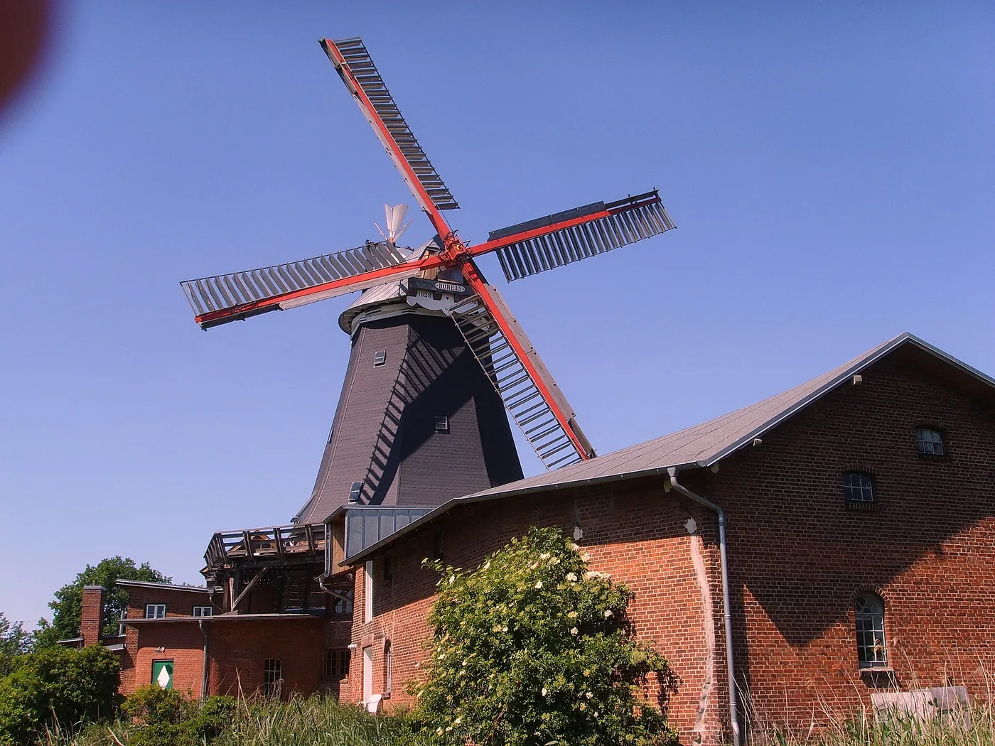 Riepenburger Mühle in Hamburg-Kirchwerder als Galerieholländer mit Flügeln