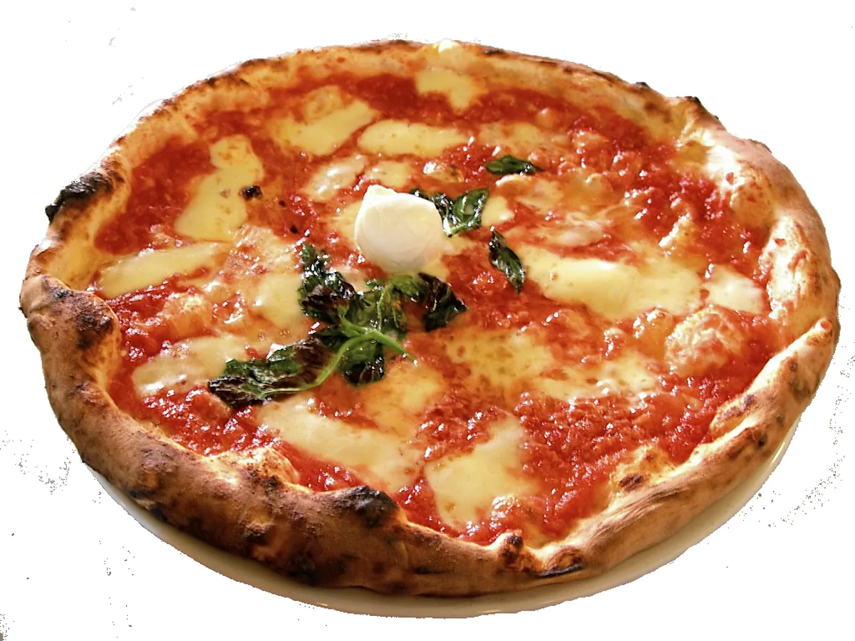 Pizza mit Tomate, Mozzarella und Basilikum
