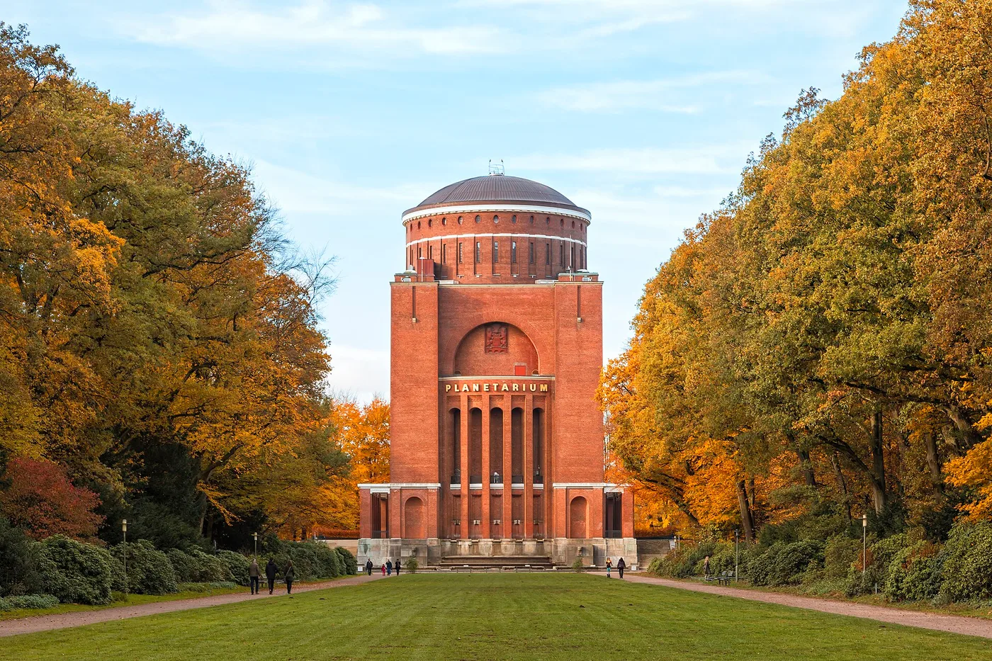 Planetarium Hamburg im ehemaligen Wasserturm des Stadtparks
