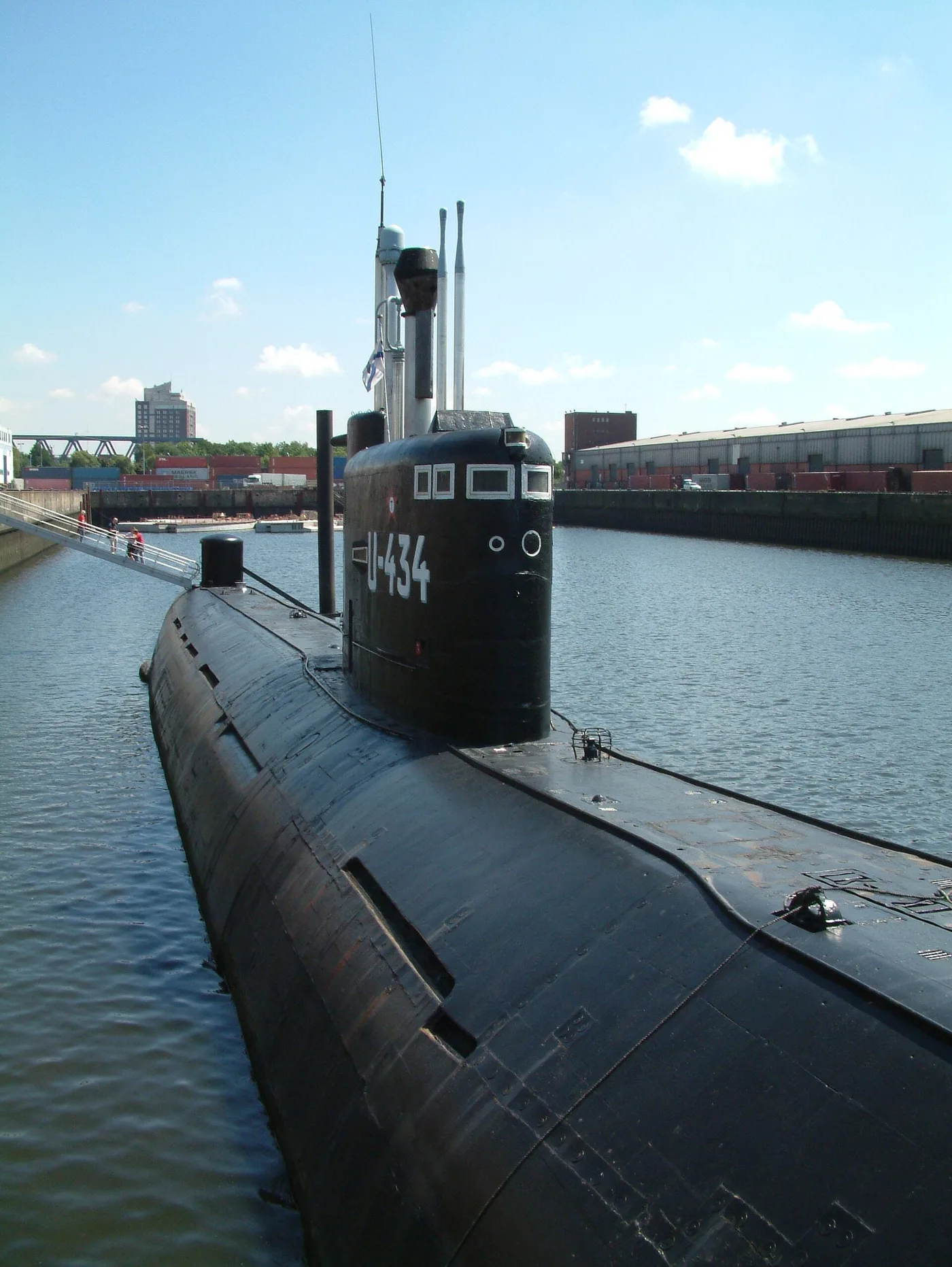 Sowjetisches U-Boot U-434 als Museumsschiff am Fischmarkt in Hamburg